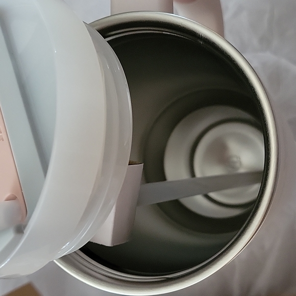 Final 1: NIB Stanley Adventure Quencher 2.0 Flowstate Tumbler - Picture 6 of 6